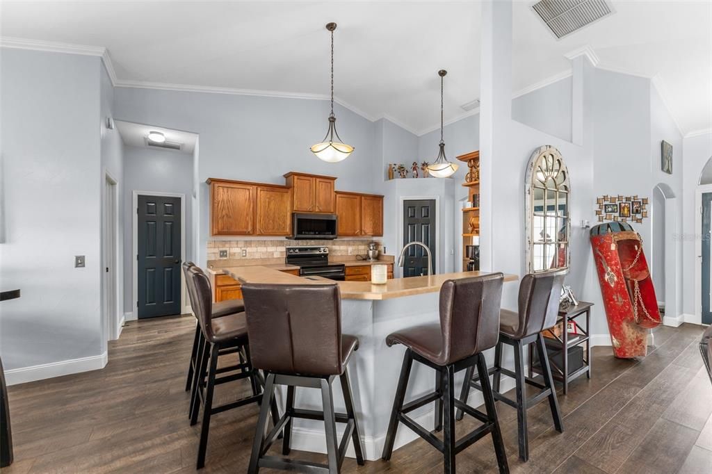 For Sale: $399,900 (4 beds, 3 baths, 2156 Square Feet)