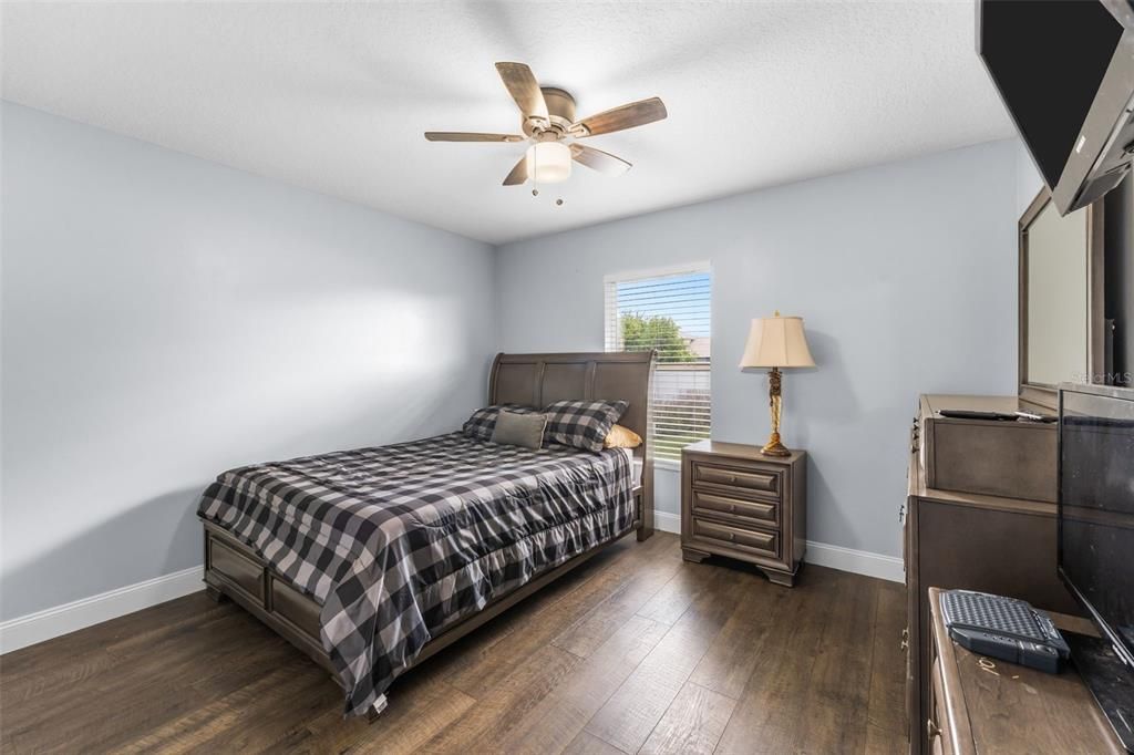 For Sale: $399,900 (4 beds, 3 baths, 2156 Square Feet)