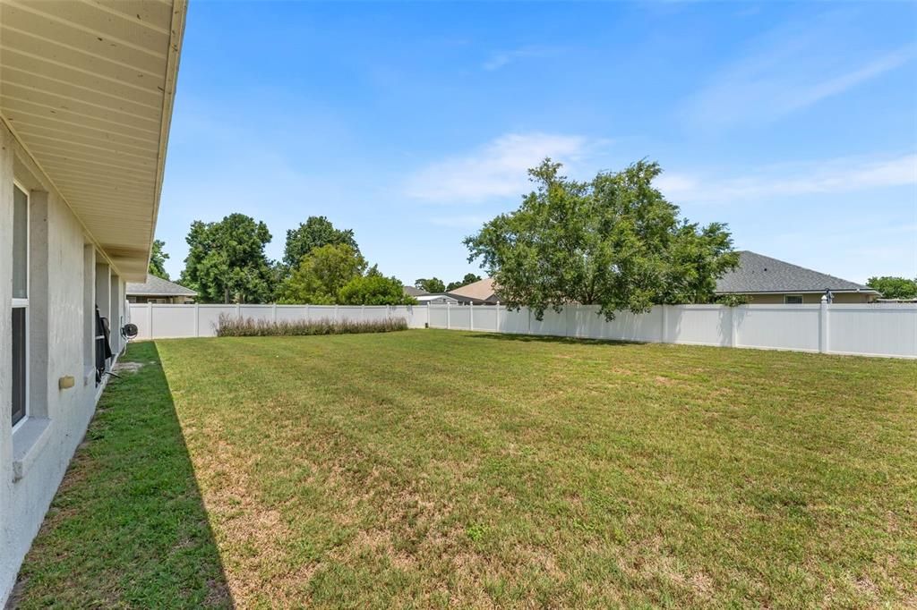 For Sale: $399,900 (4 beds, 3 baths, 2156 Square Feet)