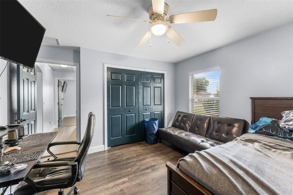 For Sale: $399,900 (4 beds, 3 baths, 2156 Square Feet)