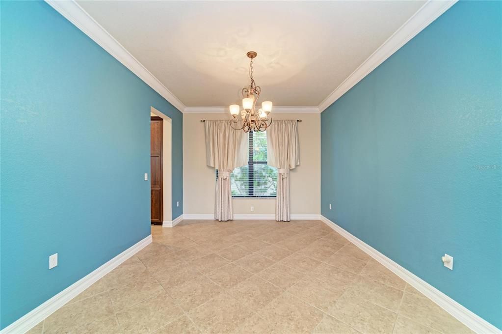For Sale: $1,250,000 (5 beds, 5 baths, 3833 Square Feet)