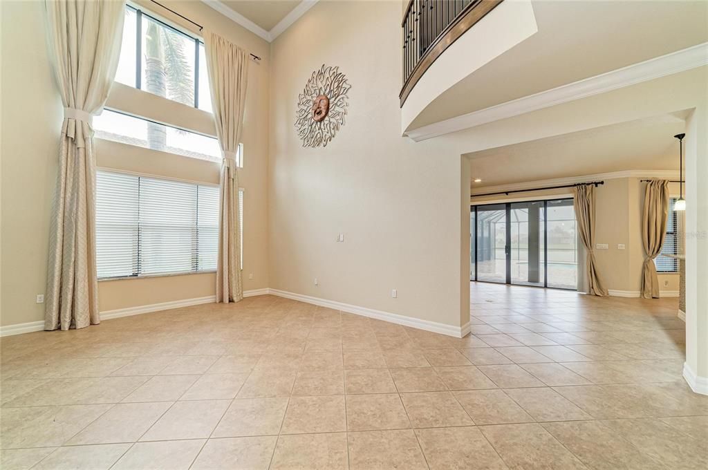 For Sale: $1,250,000 (5 beds, 5 baths, 3833 Square Feet)