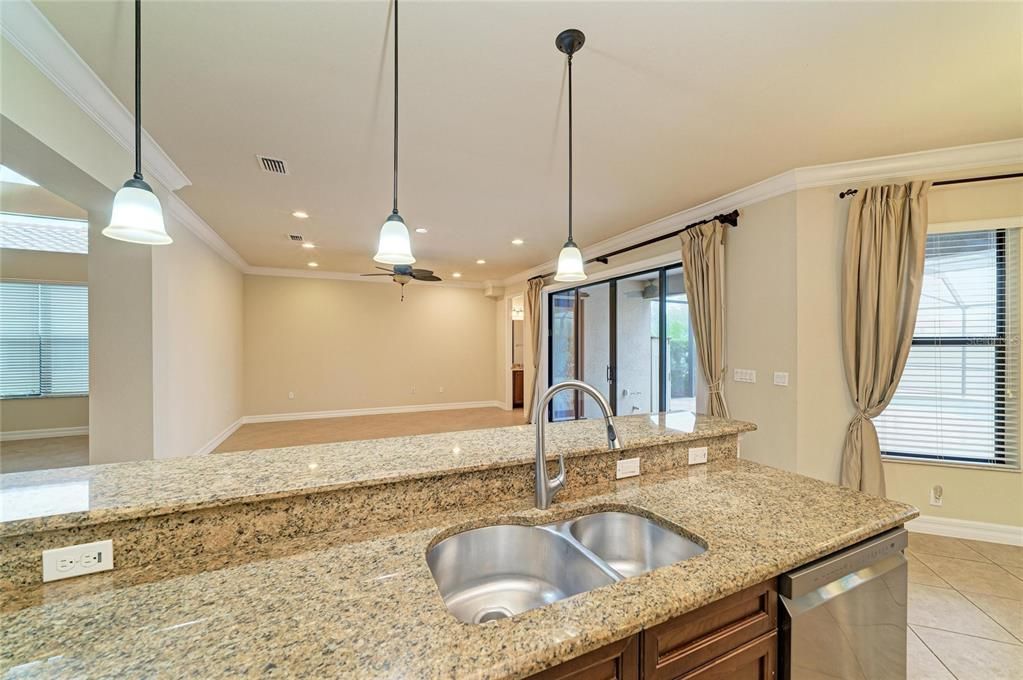 For Sale: $1,250,000 (5 beds, 5 baths, 3833 Square Feet)