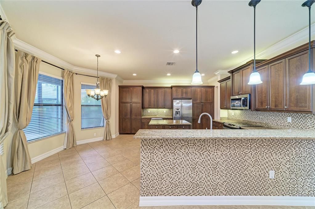 For Sale: $1,250,000 (5 beds, 5 baths, 3833 Square Feet)