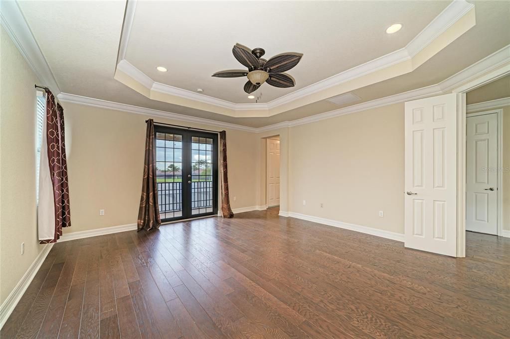 For Sale: $1,250,000 (5 beds, 5 baths, 3833 Square Feet)