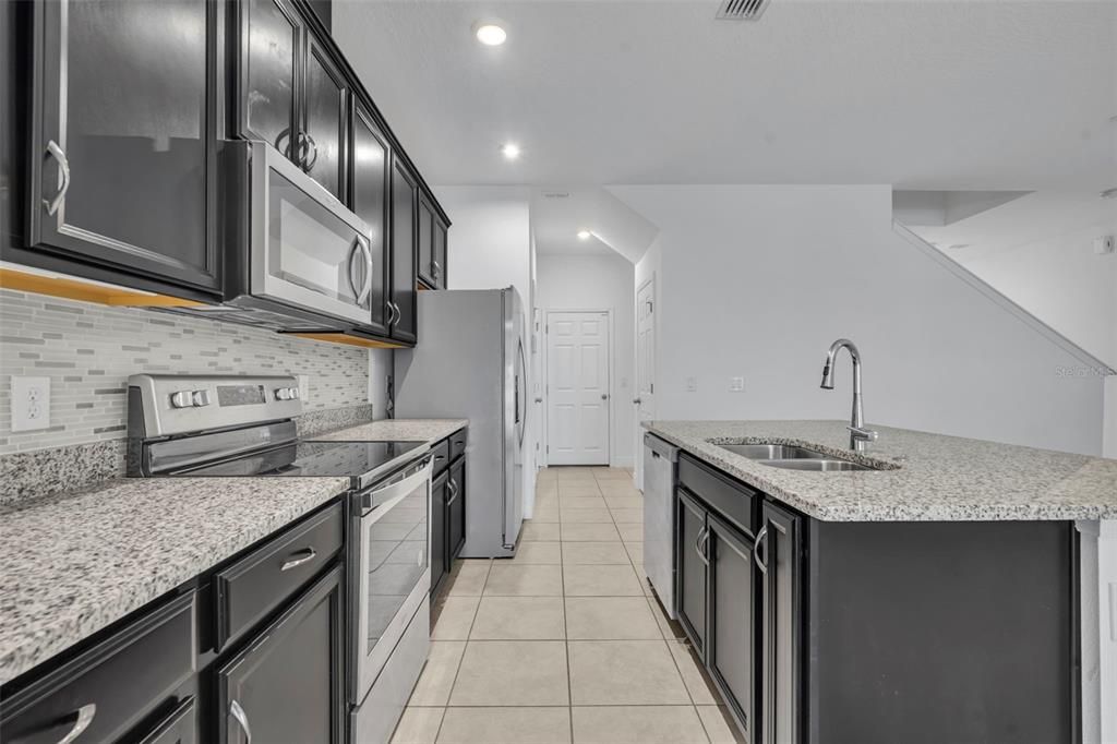 For Rent: $3,150 (3 beds, 2 baths, 1755 Square Feet)