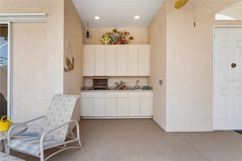 En Venta: $685,000 (3 camas, 3 baños, 3202 Pies cuadrados)