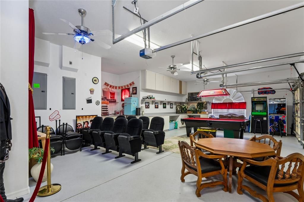 En Venta: $685,000 (3 camas, 3 baños, 3202 Pies cuadrados)