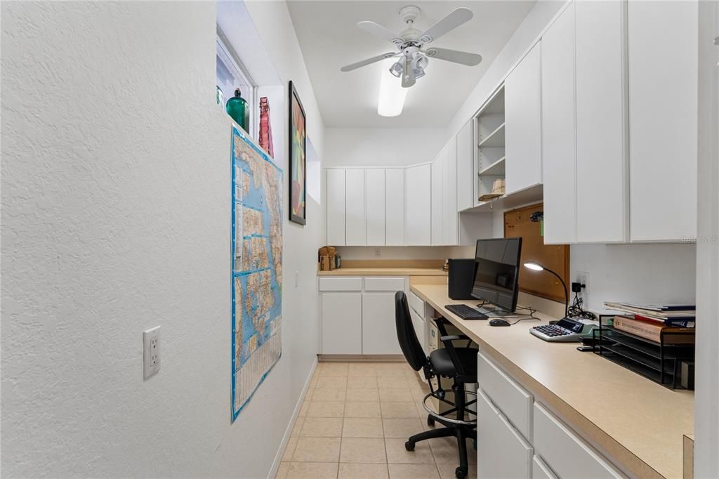 En Venta: $685,000 (3 camas, 3 baños, 3202 Pies cuadrados)