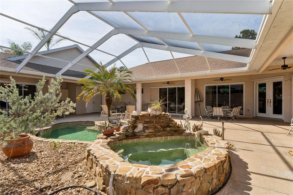 En Venta: $685,000 (3 camas, 3 baños, 3202 Pies cuadrados)