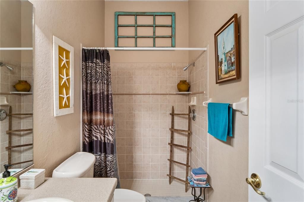 En Venta: $685,000 (3 camas, 3 baños, 3202 Pies cuadrados)