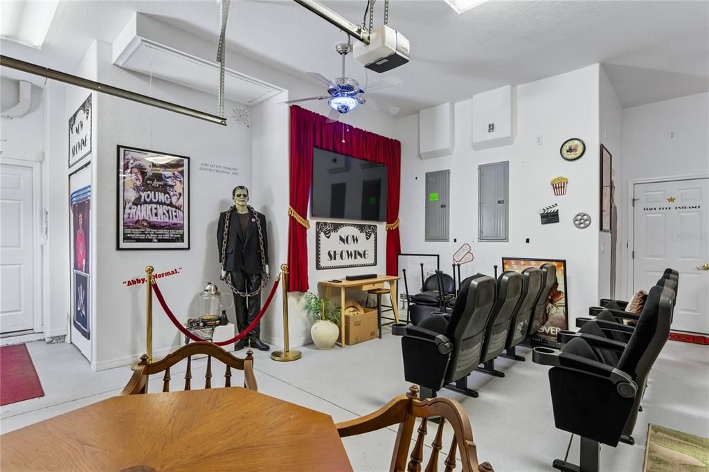 En Venta: $685,000 (3 camas, 3 baños, 3202 Pies cuadrados)
