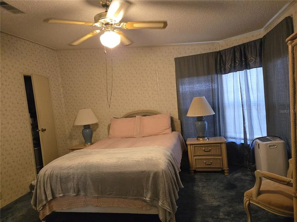 For Sale: $135,000 (2 beds, 2 baths, 970 Square Feet)
