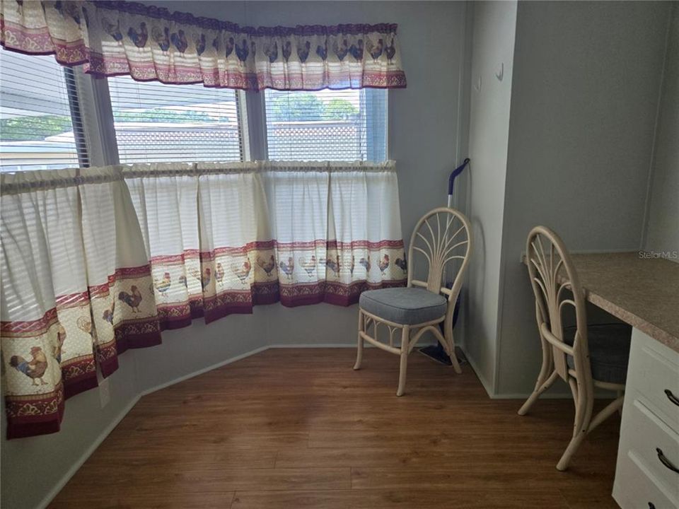 For Sale: $135,000 (2 beds, 2 baths, 970 Square Feet)