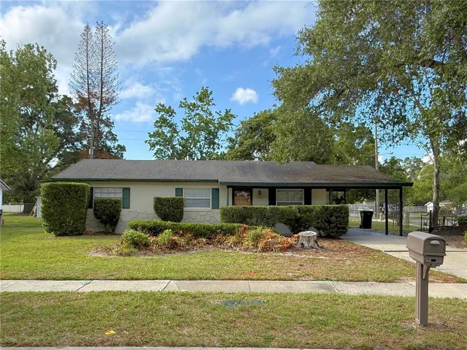 Recently Rented: $2,100 (3 beds, 2 baths, 1445 Square Feet)