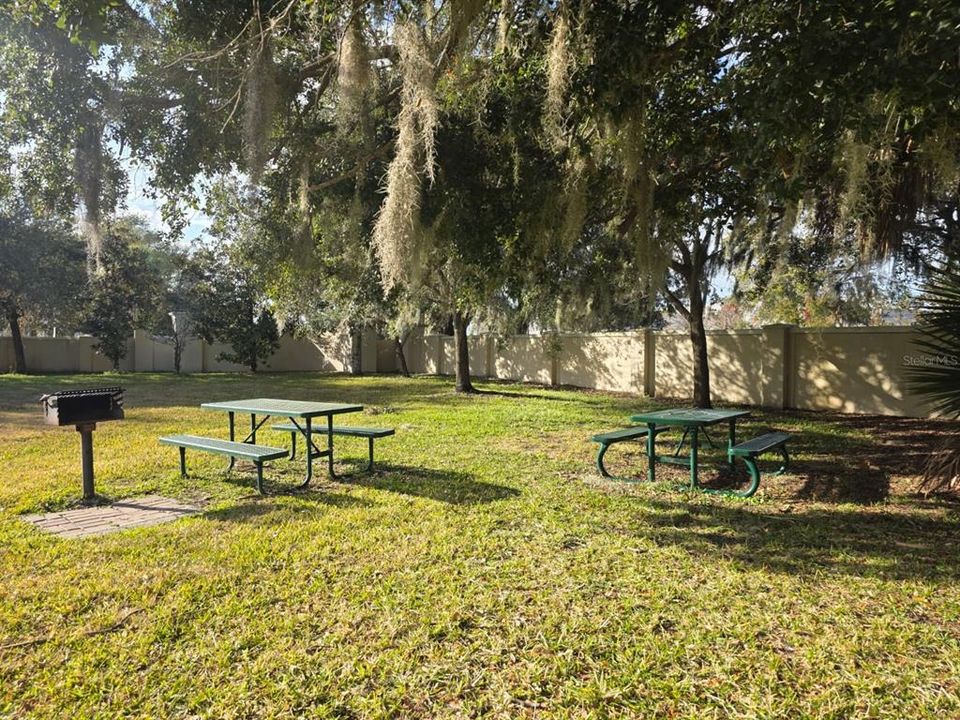 For Rent: $2,000 (3 beds, 2 baths, 1296 Square Feet)