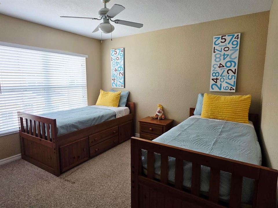 For Rent: $2,000 (3 beds, 2 baths, 1296 Square Feet)