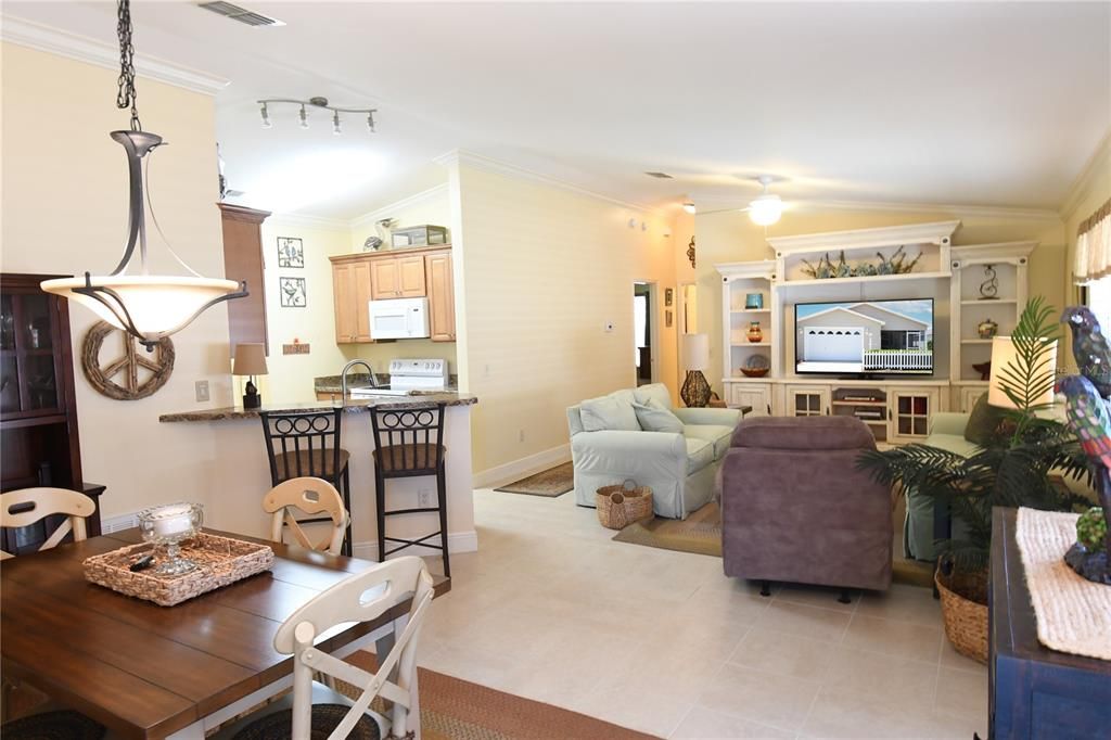 For Rent: $2,000 (2 beds, 2 baths, 1188 Square Feet)