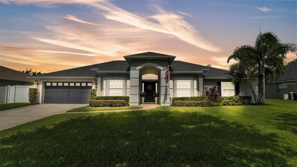 For Sale: $619,900 (5 beds, 3 baths, 2422 Square Feet)