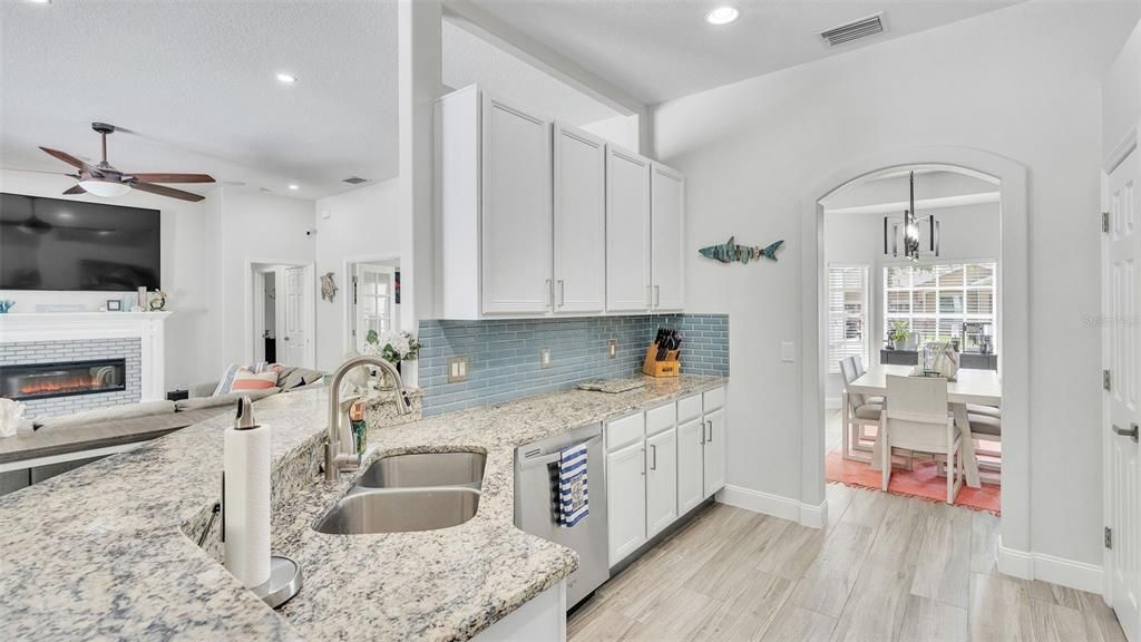 For Sale: $619,900 (5 beds, 3 baths, 2422 Square Feet)