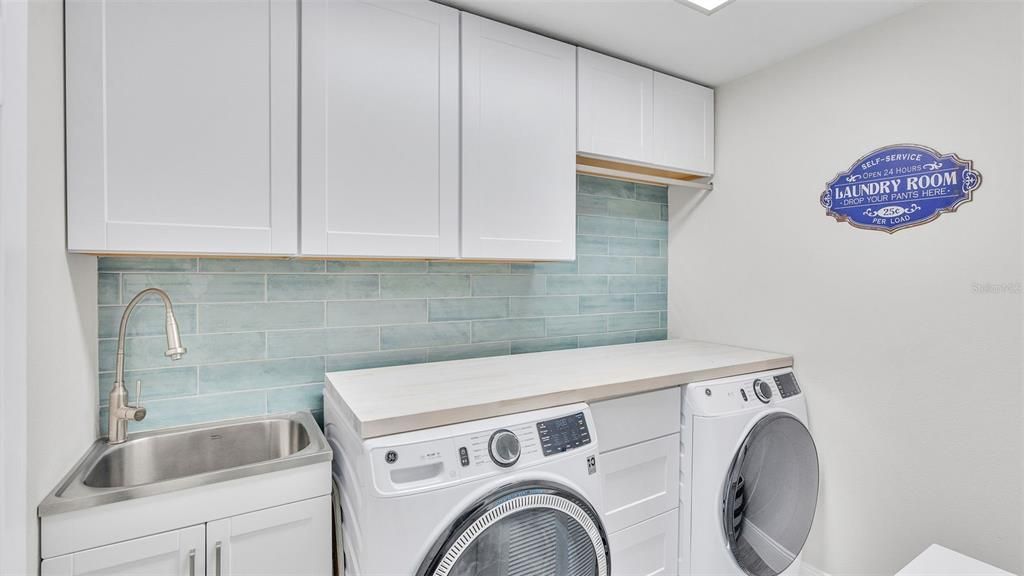 For Sale: $619,900 (5 beds, 3 baths, 2422 Square Feet)
