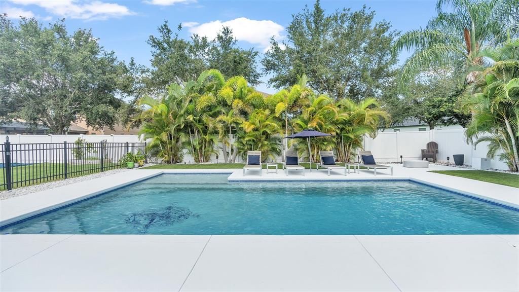 For Sale: $619,900 (5 beds, 3 baths, 2422 Square Feet)