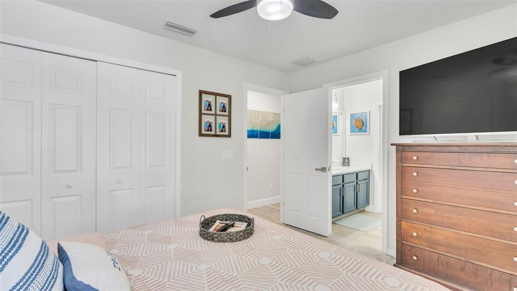 For Sale: $619,900 (5 beds, 3 baths, 2422 Square Feet)