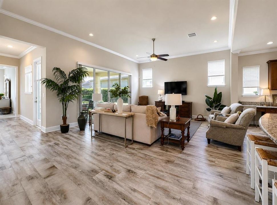 For Sale: $474,900 (2 beds, 2 baths, 2066 Square Feet)