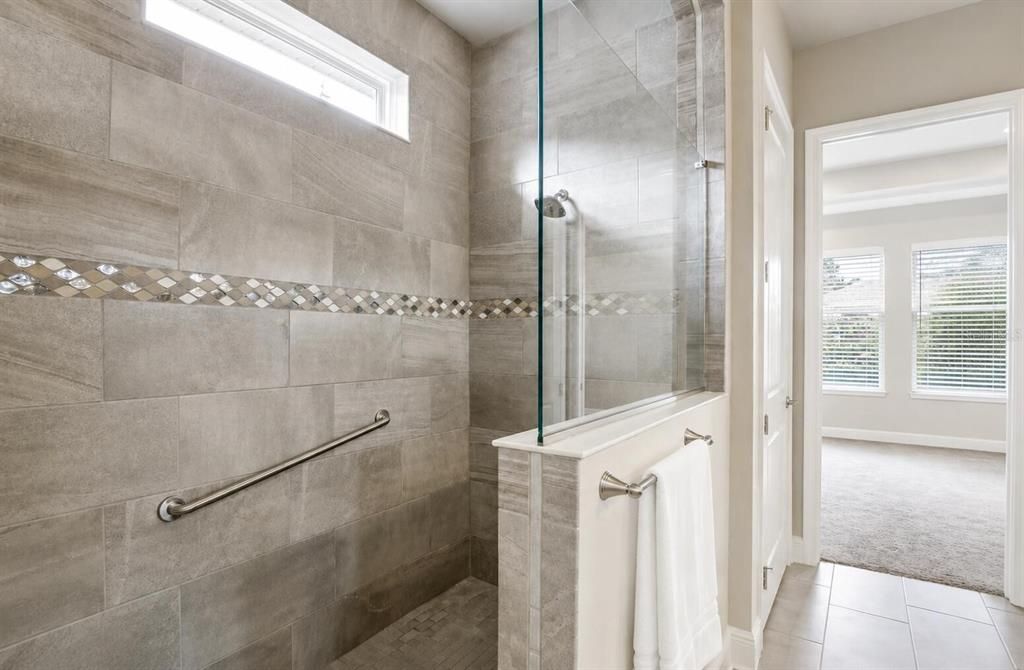 For Sale: $474,900 (2 beds, 2 baths, 2066 Square Feet)