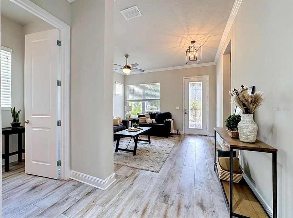 For Sale: $474,900 (2 beds, 2 baths, 2066 Square Feet)