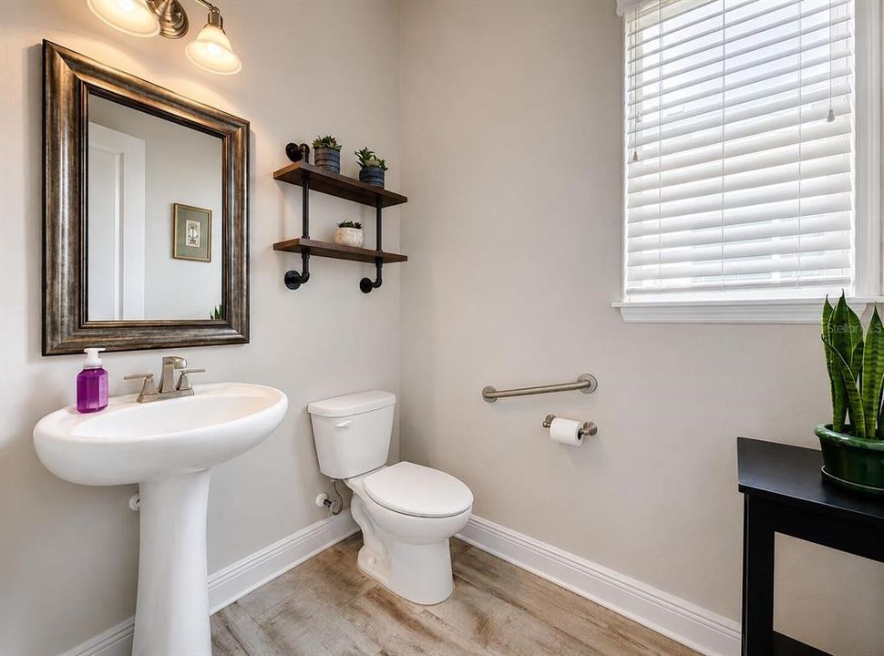 For Sale: $474,900 (2 beds, 2 baths, 2066 Square Feet)