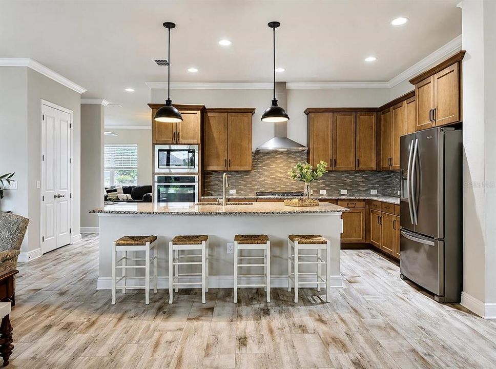 For Sale: $474,900 (2 beds, 2 baths, 2066 Square Feet)