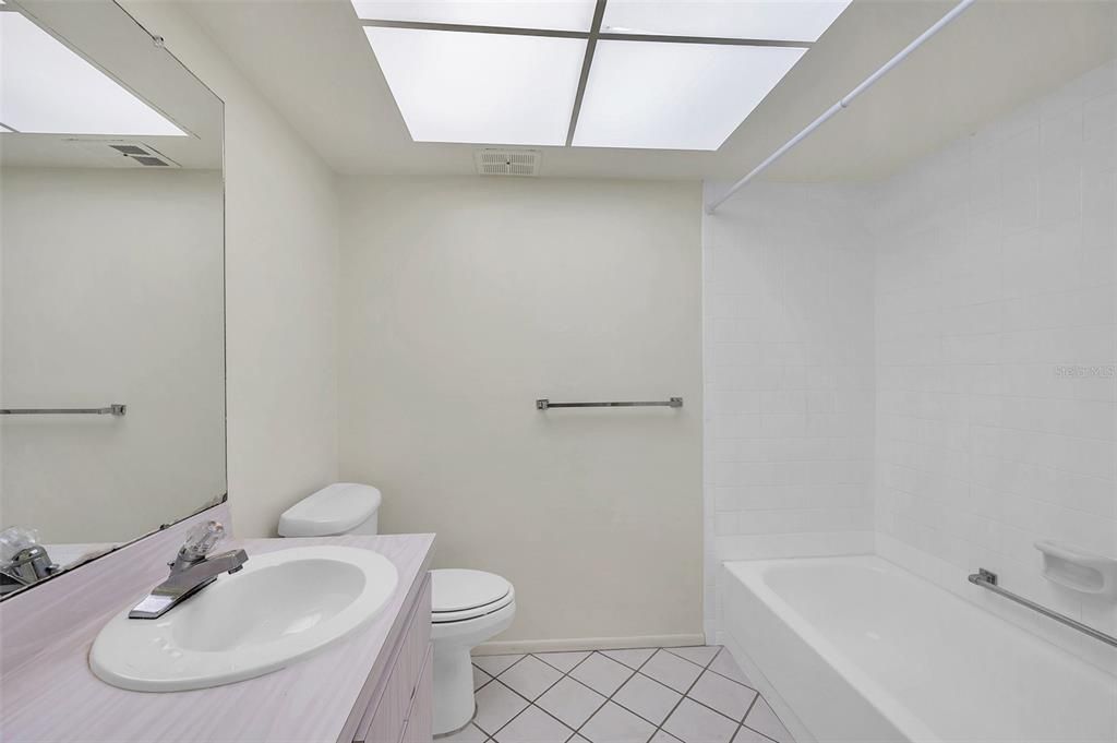 For Rent: $1,985 (2 beds, 2 baths, 1120 Square Feet)