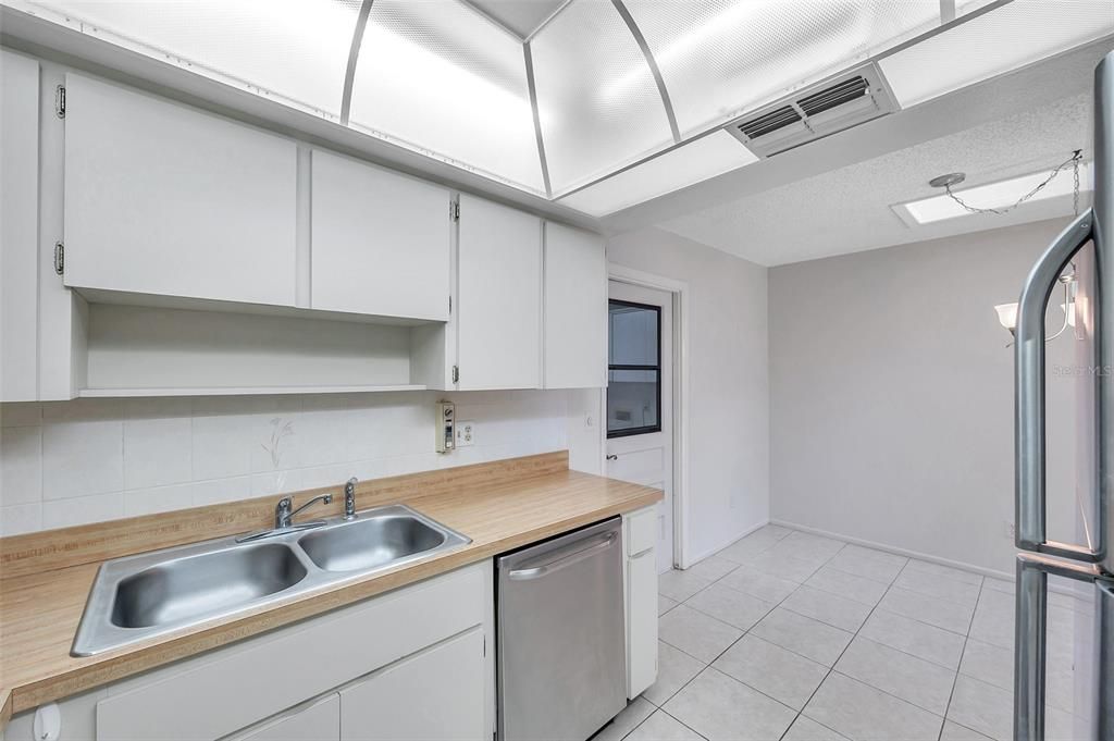 For Rent: $1,985 (2 beds, 2 baths, 1120 Square Feet)