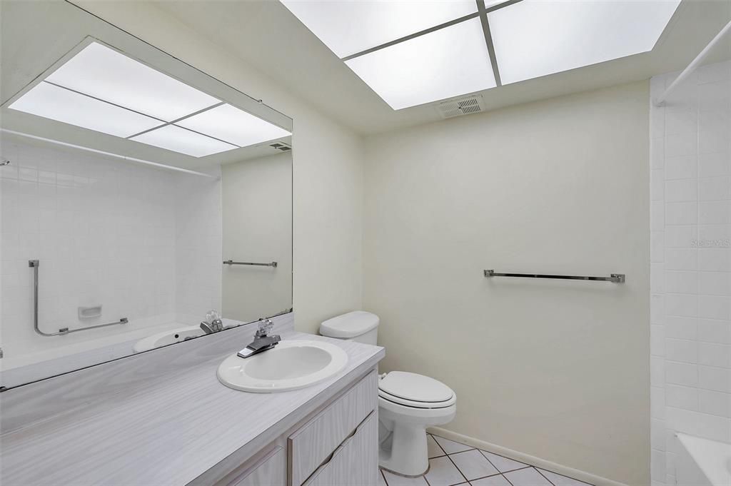 For Rent: $1,985 (2 beds, 2 baths, 1120 Square Feet)