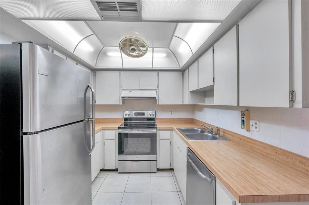 For Rent: $1,985 (2 beds, 2 baths, 1120 Square Feet)