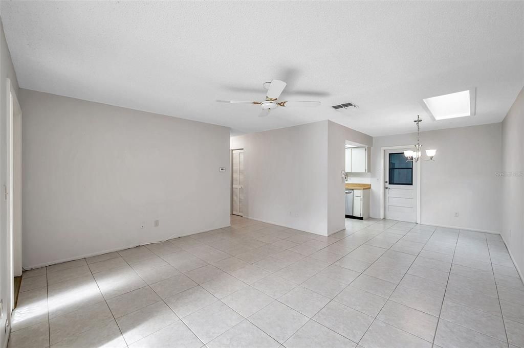 For Rent: $1,985 (2 beds, 2 baths, 1120 Square Feet)