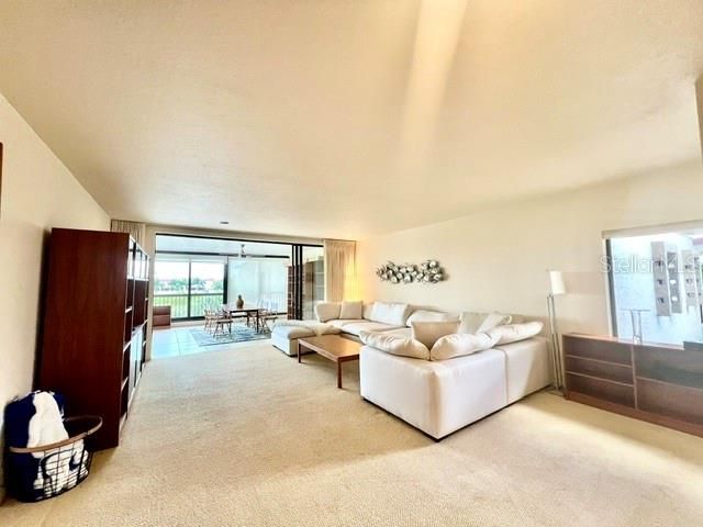For Rent: $5,350 (2 beds, 2 baths, 1547 Square Feet)