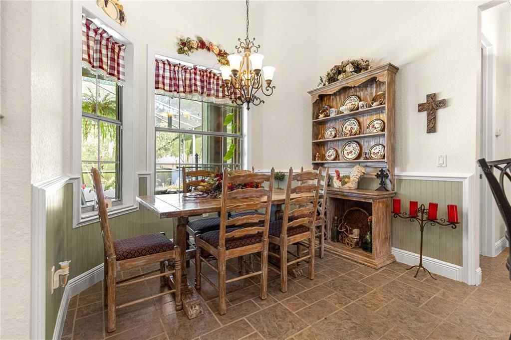 For Sale: $507,000 (4 beds, 3 baths, 2498 Square Feet)
