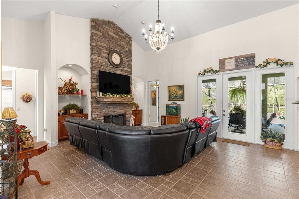 For Sale: $507,000 (4 beds, 3 baths, 2498 Square Feet)