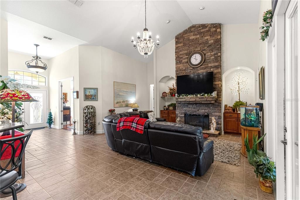 For Sale: $507,000 (4 beds, 3 baths, 2498 Square Feet)
