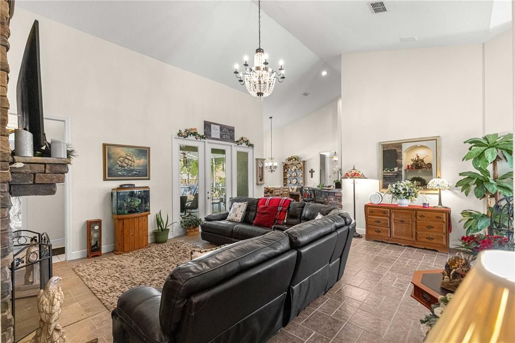 For Sale: $507,000 (4 beds, 3 baths, 2498 Square Feet)