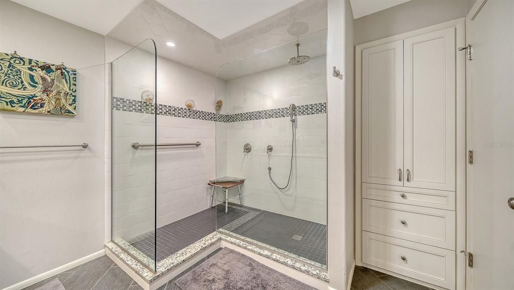For Sale: $825,000 (3 beds, 2 baths, 1942 Square Feet)