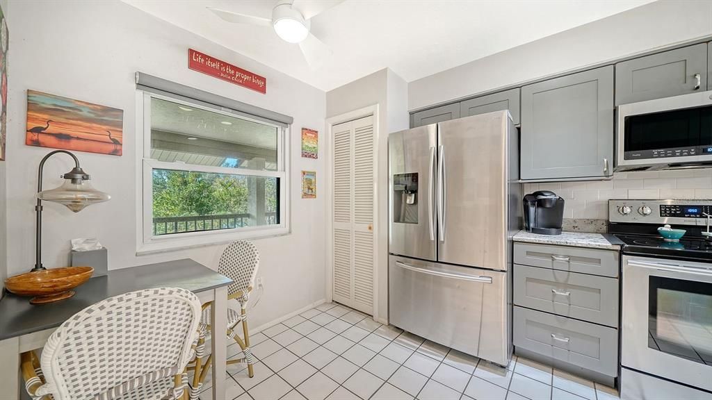 For Sale: $825,000 (3 beds, 2 baths, 1942 Square Feet)