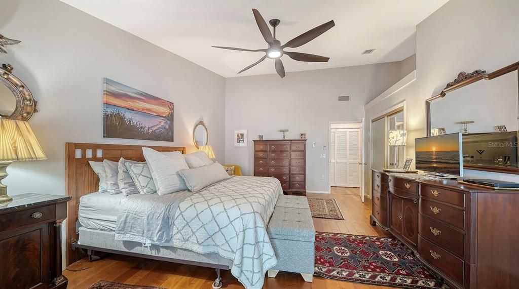 For Sale: $825,000 (3 beds, 2 baths, 1942 Square Feet)