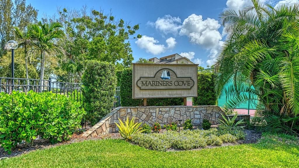 For Sale: $825,000 (3 beds, 2 baths, 1942 Square Feet)