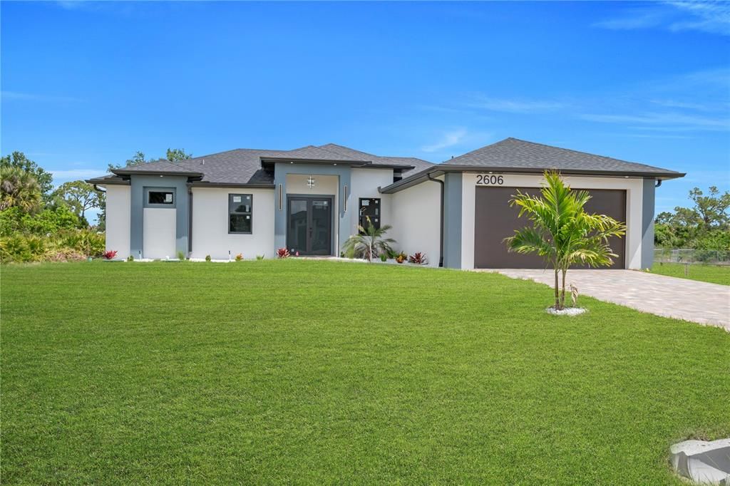 For Sale: $389,900 (4 beds, 3 baths, 1778 Square Feet)