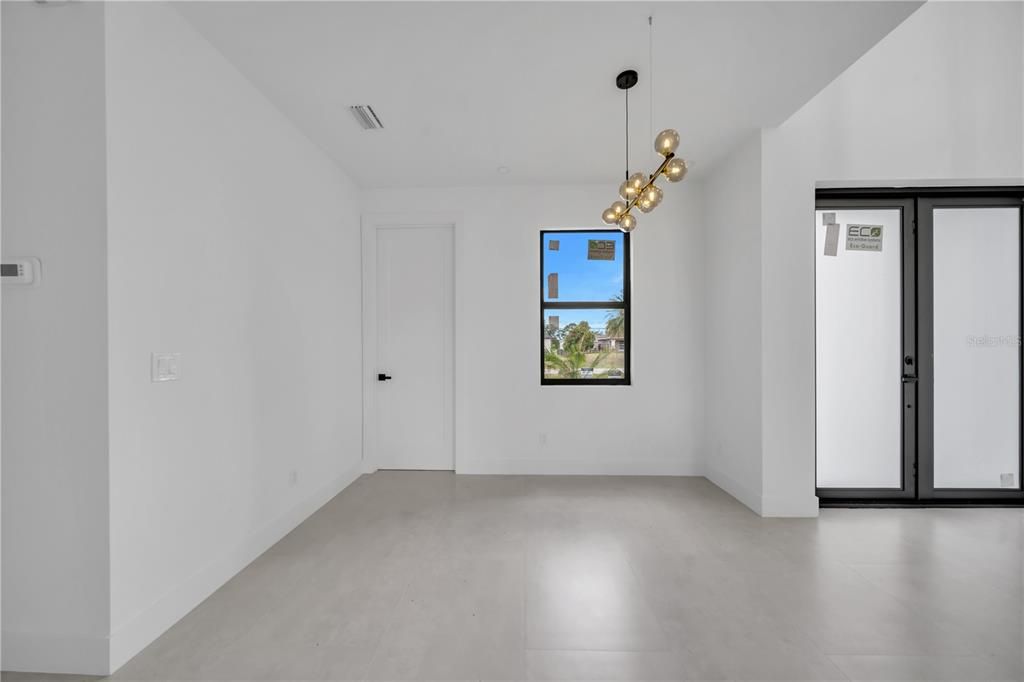 For Sale: $389,900 (4 beds, 3 baths, 1778 Square Feet)