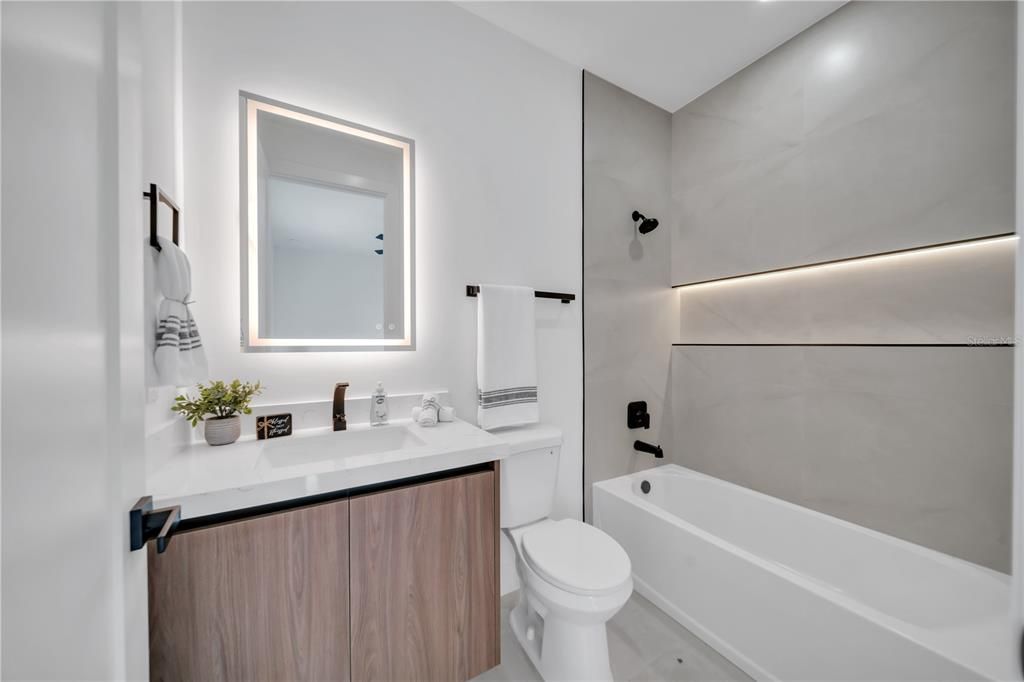 For Sale: $389,900 (4 beds, 3 baths, 1778 Square Feet)
