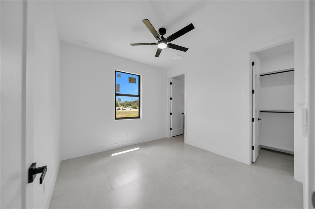 For Sale: $389,900 (4 beds, 3 baths, 1778 Square Feet)
